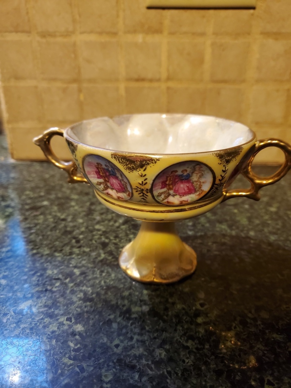 Gold colored cut